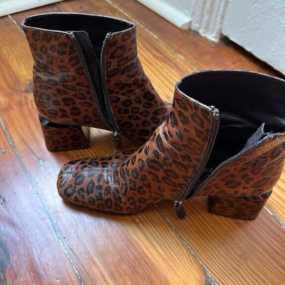 Bruno Premi Leather Animal Print Booties Block Heel Side Zipper Size 37 - Picture 11 of 14